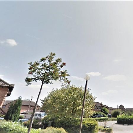 Oldbrook Accommodation Milton Keynes Exterior photo